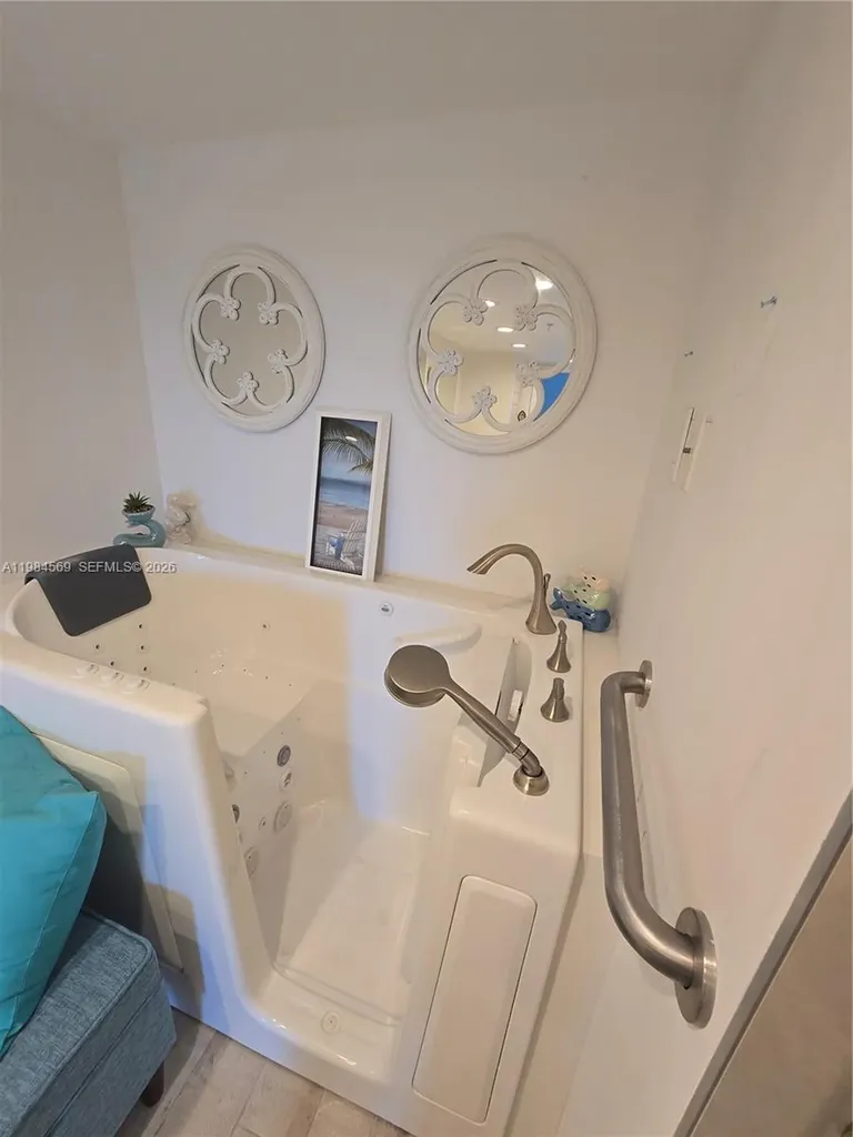 2880 NE 14th St Causeway Pompano Beach FL 33062