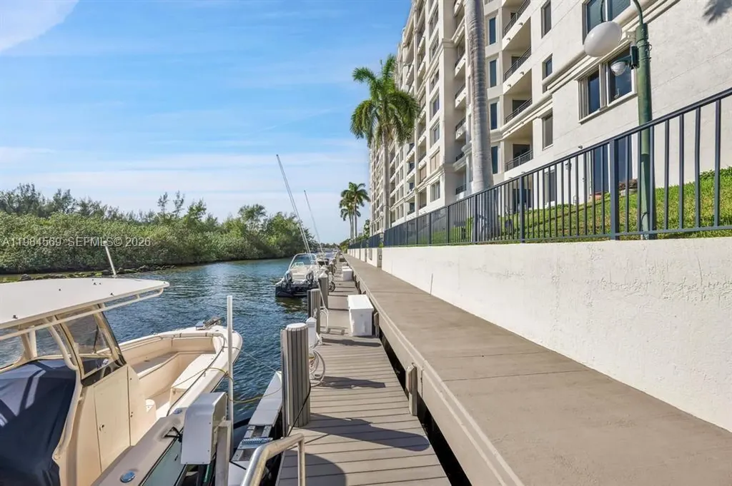 2880 NE 14th St Causeway Pompano Beach FL 33062