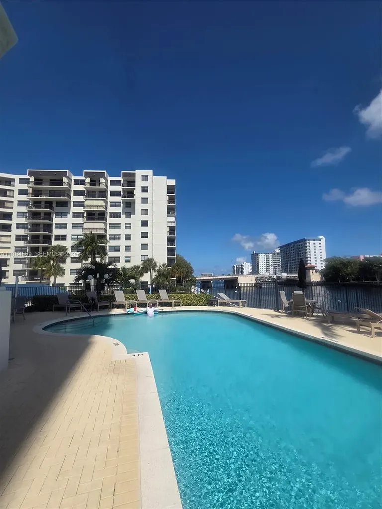 2880 NE 14th St Causeway Pompano Beach FL 33062