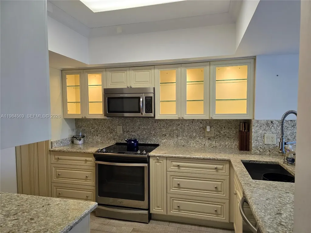 2880 NE 14th St Causeway Pompano Beach FL 33062