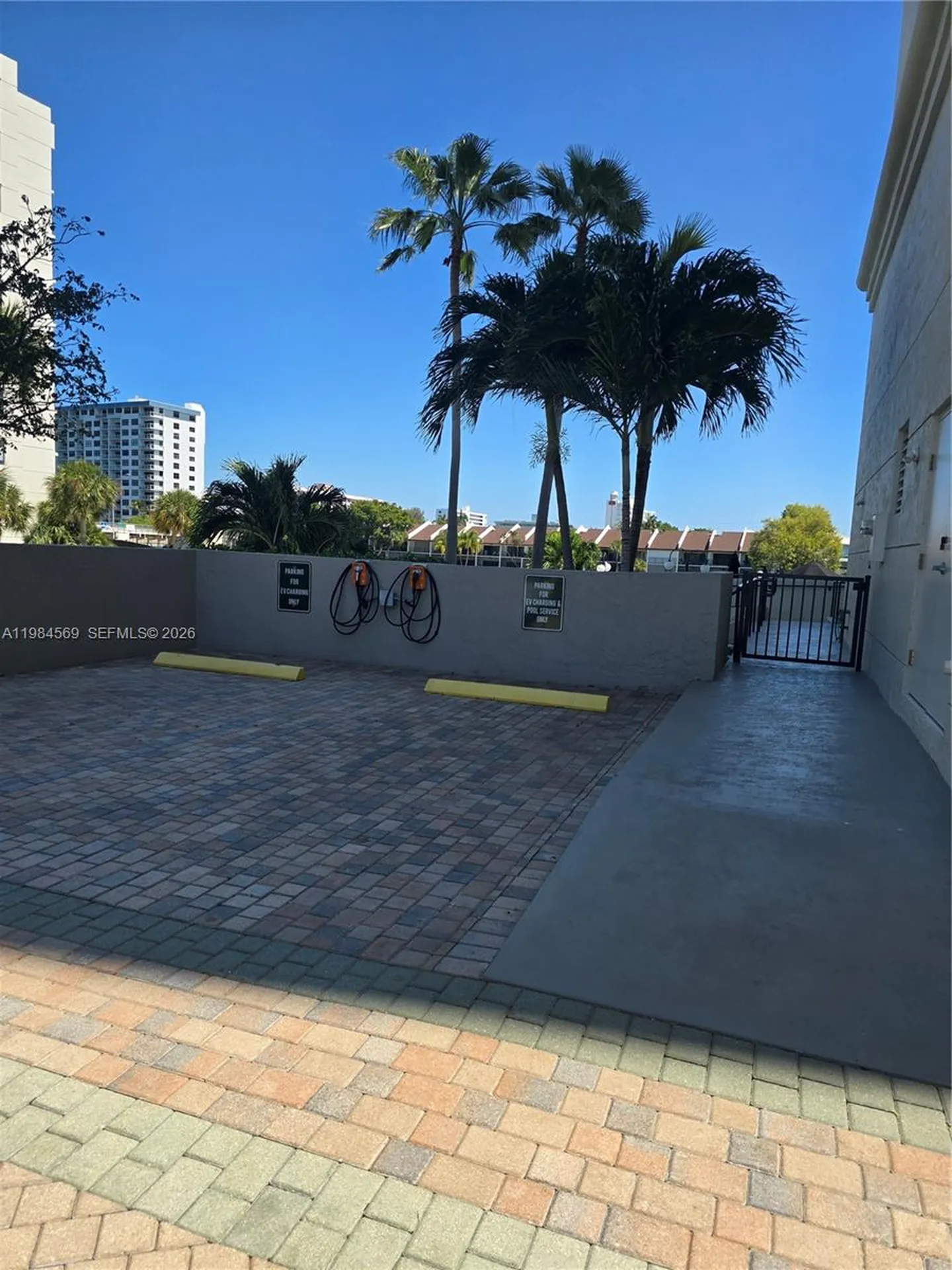 2880 NE 14th St Causeway Pompano Beach FL 33062