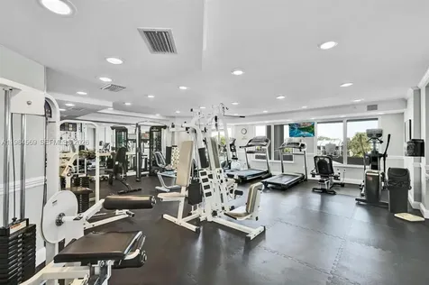 2880 NE 14th St Causeway Pompano Beach FL 33062