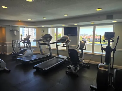 2880 NE 14th St Causeway Pompano Beach FL 33062