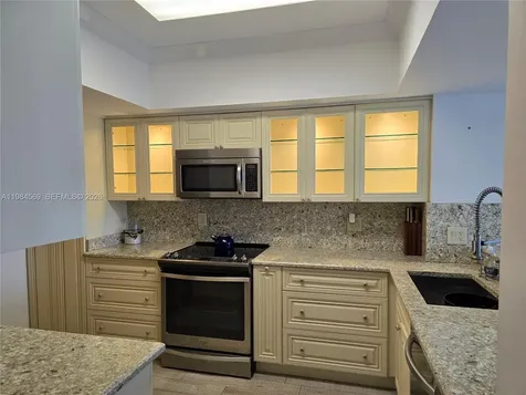 2880 NE 14th St Causeway Pompano Beach FL 33062