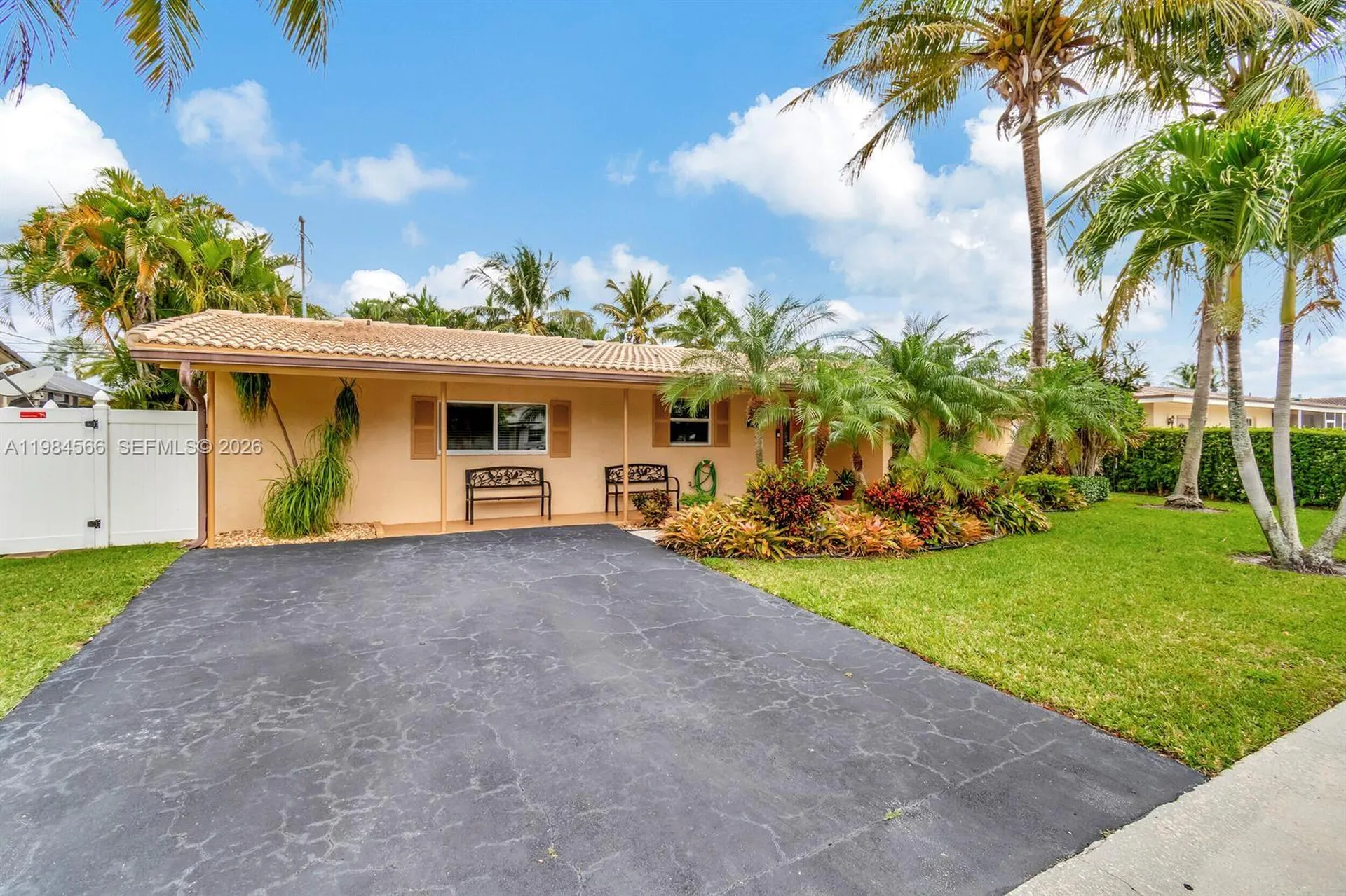 11 Forest Hills Lane Boca Raton FL 33431