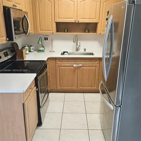 13951 Kendale Lakes Circle Miami FL 33183