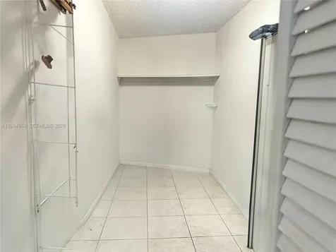 13951 Kendale Lakes Circle Miami FL 33183