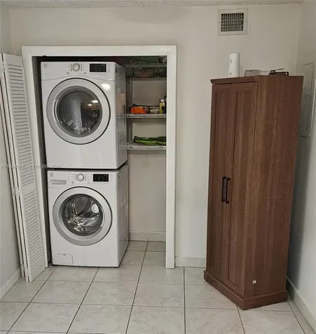 13951 Kendale Lakes Circle Miami FL 33183