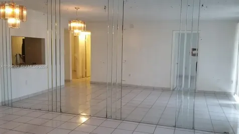 10000 NW 80ct Hialeah Gardens FL 33016