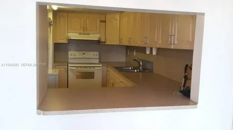 10000 NW 80ct Hialeah Gardens FL 33016