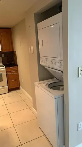 8261 NW 8th Street Miami FL 33126