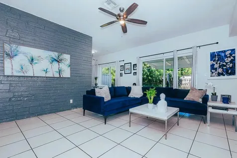 913 NE 4th Street Hallandale Beach FL 33009