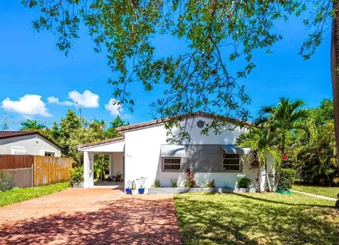 913 NE 4th Street Hallandale Beach FL 33009