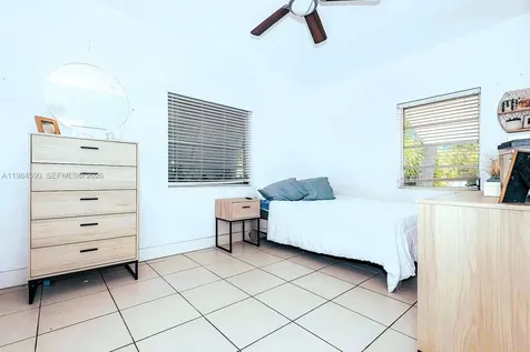 913 NE 4th Street Hallandale Beach FL 33009