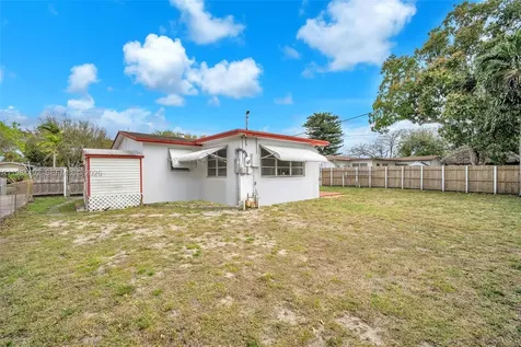 410 SW 71st Avenue Pembroke Pines FL 33023