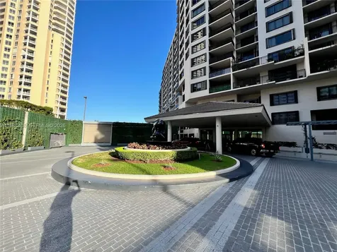 540 Brickell Key Drive Miami FL 33131