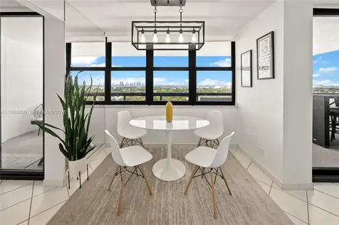 2555 Collins Avenue Miami Beach FL 33140