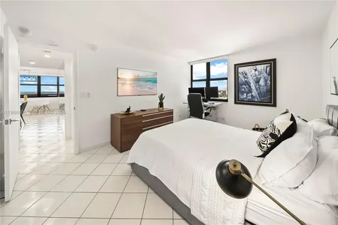 2555 Collins Avenue Miami Beach FL 33140