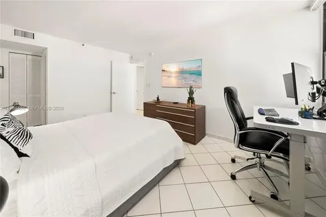 2555 Collins Avenue Miami Beach FL 33140