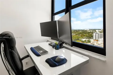 2555 Collins Avenue Miami Beach FL 33140