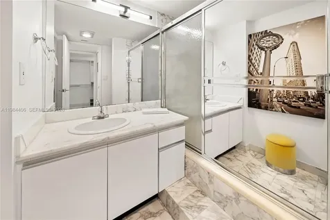 2555 Collins Avenue Miami Beach FL 33140