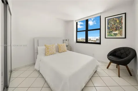 2555 Collins Avenue Miami Beach FL 33140