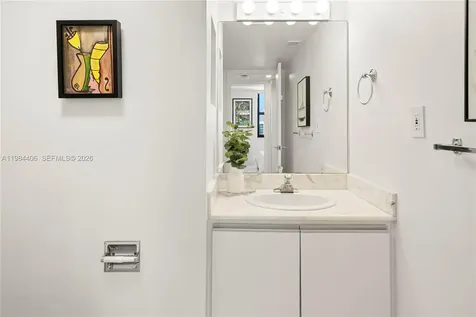 2555 Collins Avenue Miami Beach FL 33140