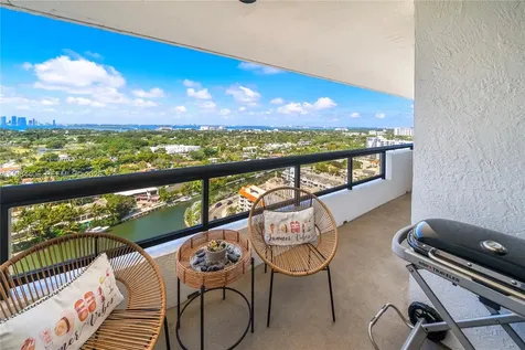 2555 Collins Avenue Miami Beach FL 33140