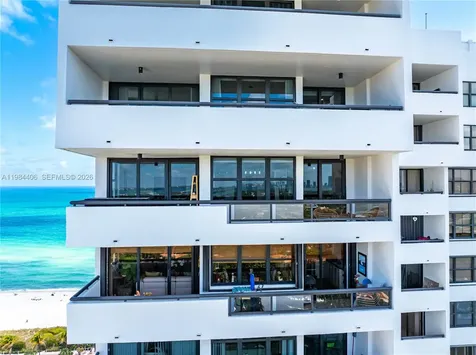 2555 Collins Avenue Miami Beach FL 33140