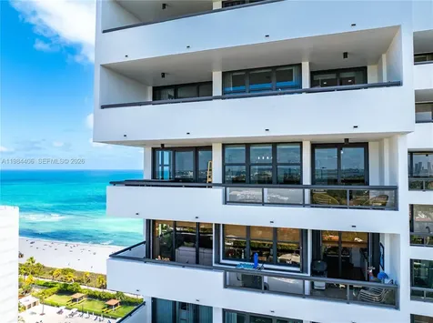 2555 Collins Avenue Miami Beach FL 33140