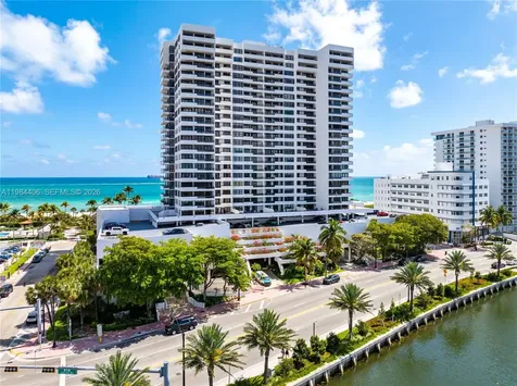 2555 Collins Avenue Miami Beach FL 33140