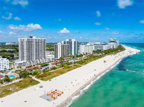 2555 Collins Avenue Miami Beach FL 33140