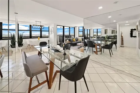 2555 Collins Avenue Miami Beach FL 33140