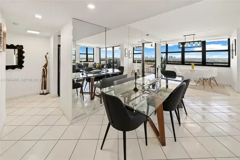 2555 Collins Avenue Miami Beach FL 33140