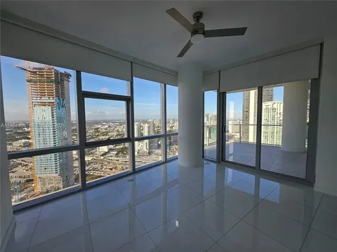 851 NE 1st Avenue Miami FL 33132