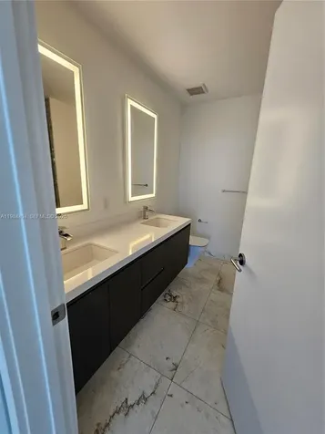 851 NE 1st Avenue Miami FL 33132