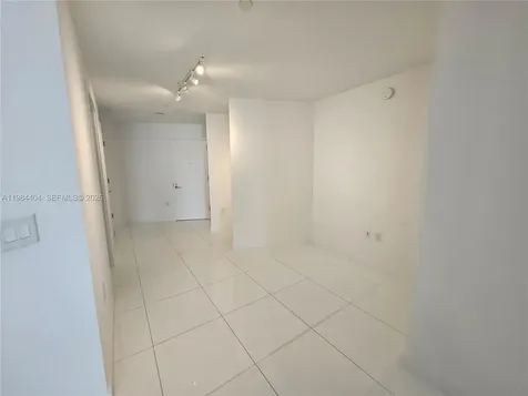851 NE 1st Avenue Miami FL 33132