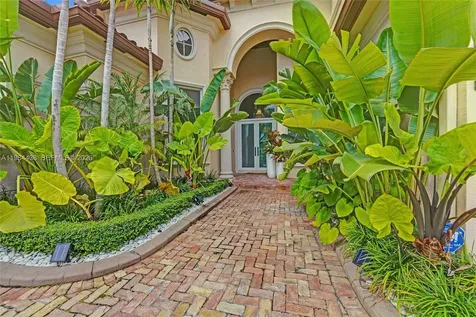 10291 Sweet Bay Street Plantation FL 33324