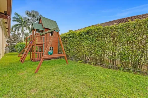 10291 Sweet Bay Street Plantation FL 33324