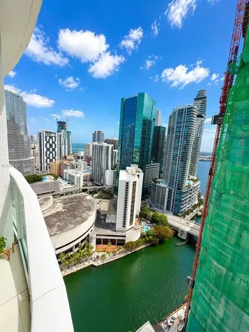 31 SE 5th Street Miami FL 33131