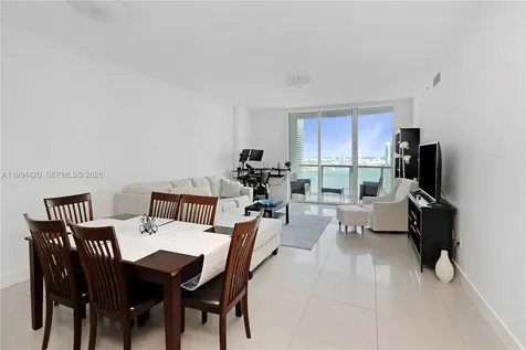 31 SE 5th Street Miami FL 33131