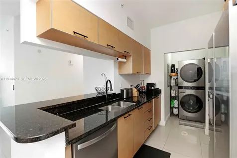 31 SE 5th Street Miami FL 33131