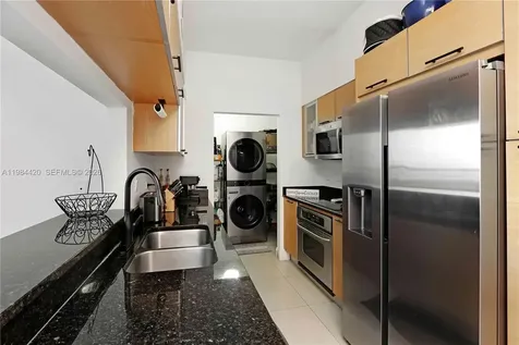 31 SE 5th Street Miami FL 33131