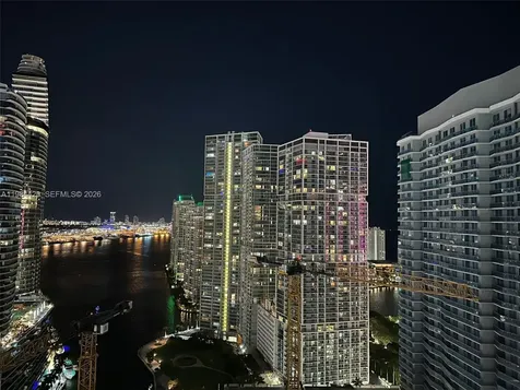 31 SE 5th Street Miami FL 33131