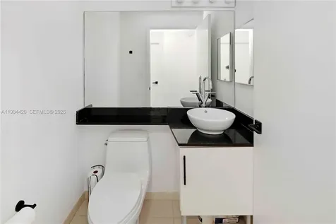 31 SE 5th Street Miami FL 33131