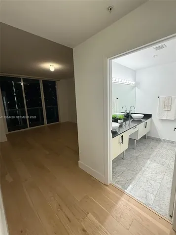 31 SE 5th Street Miami FL 33131