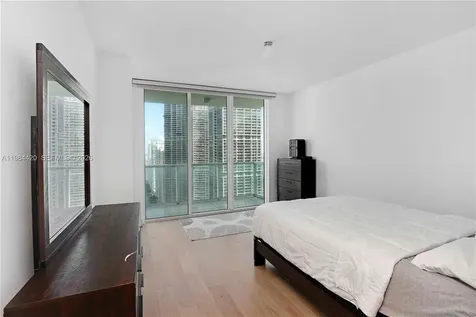 31 SE 5th Street Miami FL 33131