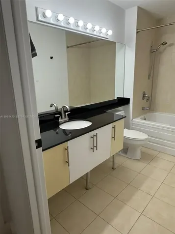 31 SE 5th Street Miami FL 33131