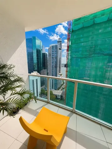 31 SE 5th Street Miami FL 33131