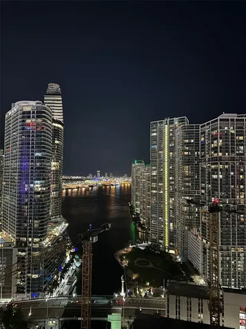 31 SE 5th Street Miami FL 33131